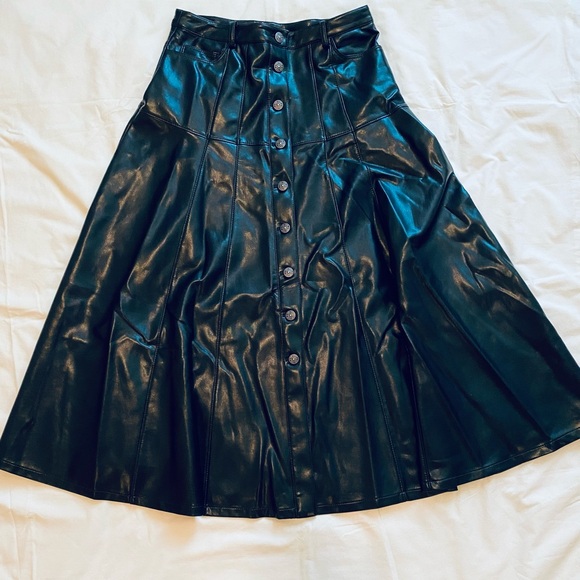 Cinq à Sept Veena Faux Leather Skirt